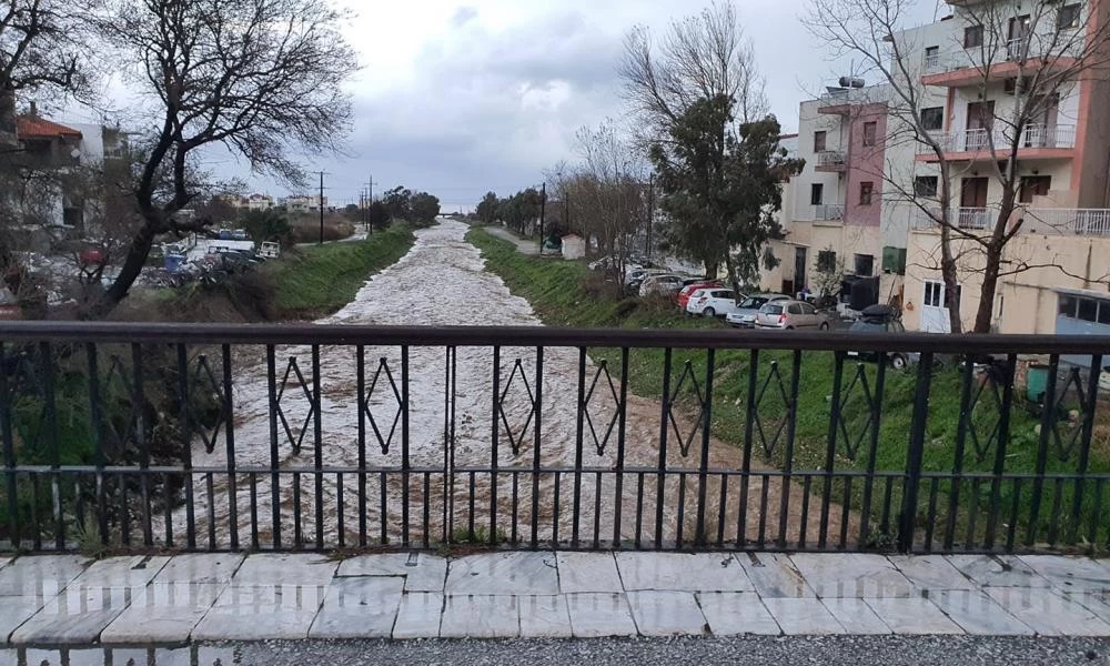 Σάμος: Εικόνες βιβλικής καταστροφής στο νησί λόγω κακοκαιρίας